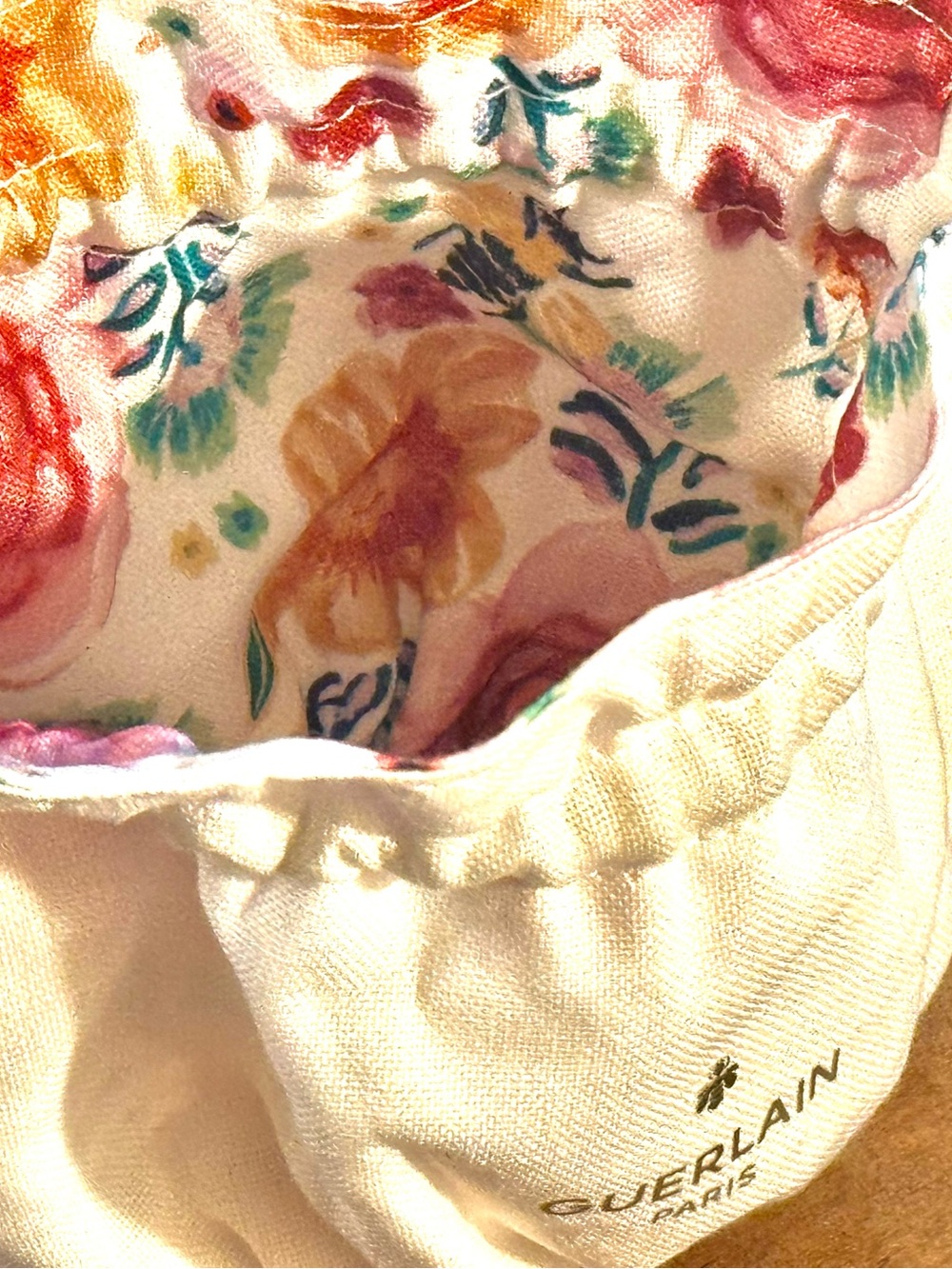 Guerlain Paris Beautiful White Drawstring bagFloral Print Lined Bag - Roses